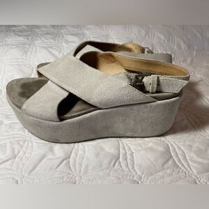 Janet Sport Bone Colored Platform Shoes Size 5.5